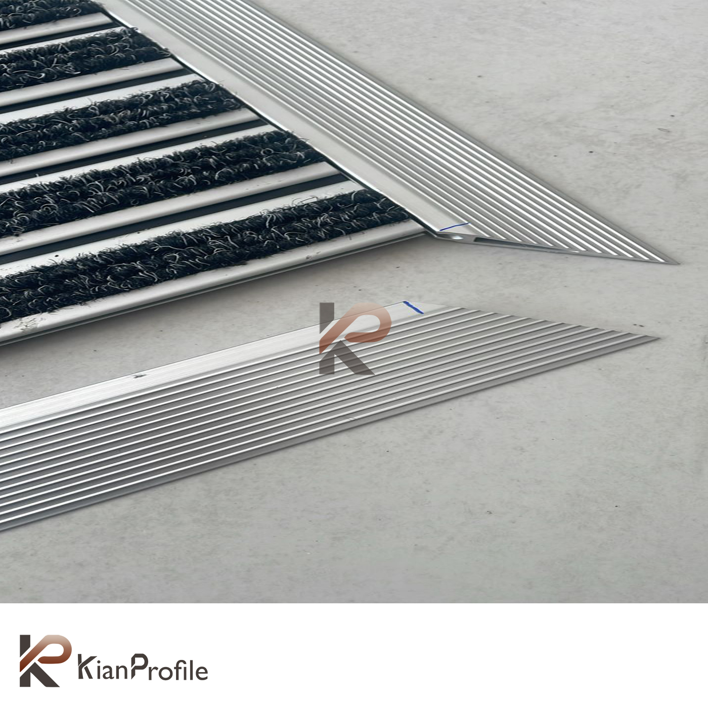 پادری آلومینیومی یک سانتی کد D100 با رویه موکت