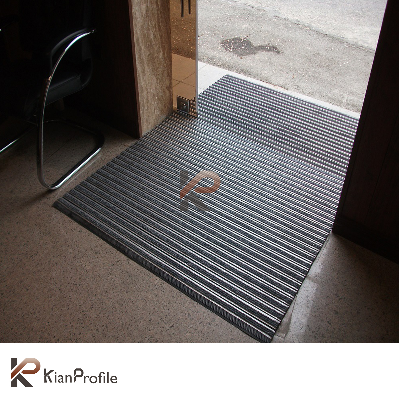 پادری آلومینیومی یک سانتی کد D100 با رویه موکت