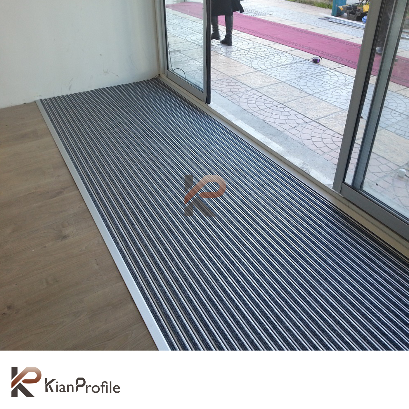 پادری آلومینیومی یک سانتی کد D100 با رویه موکت