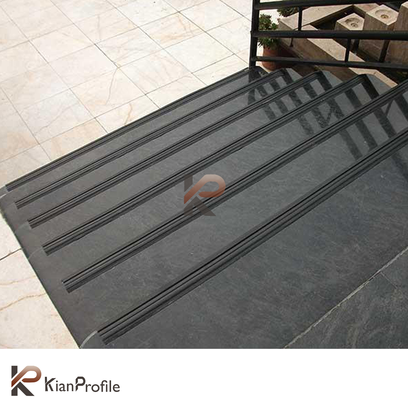 ترمز پله لاستیکی 6 سانتی پشت چسبدار کد T7