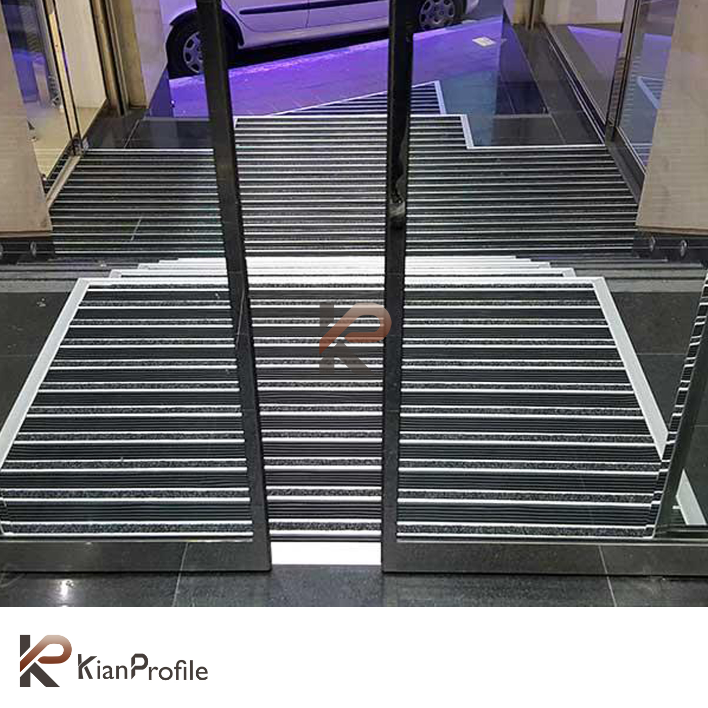 پادری آلومینیومی یک سانتی کد D450 با رویه PVC و موکت