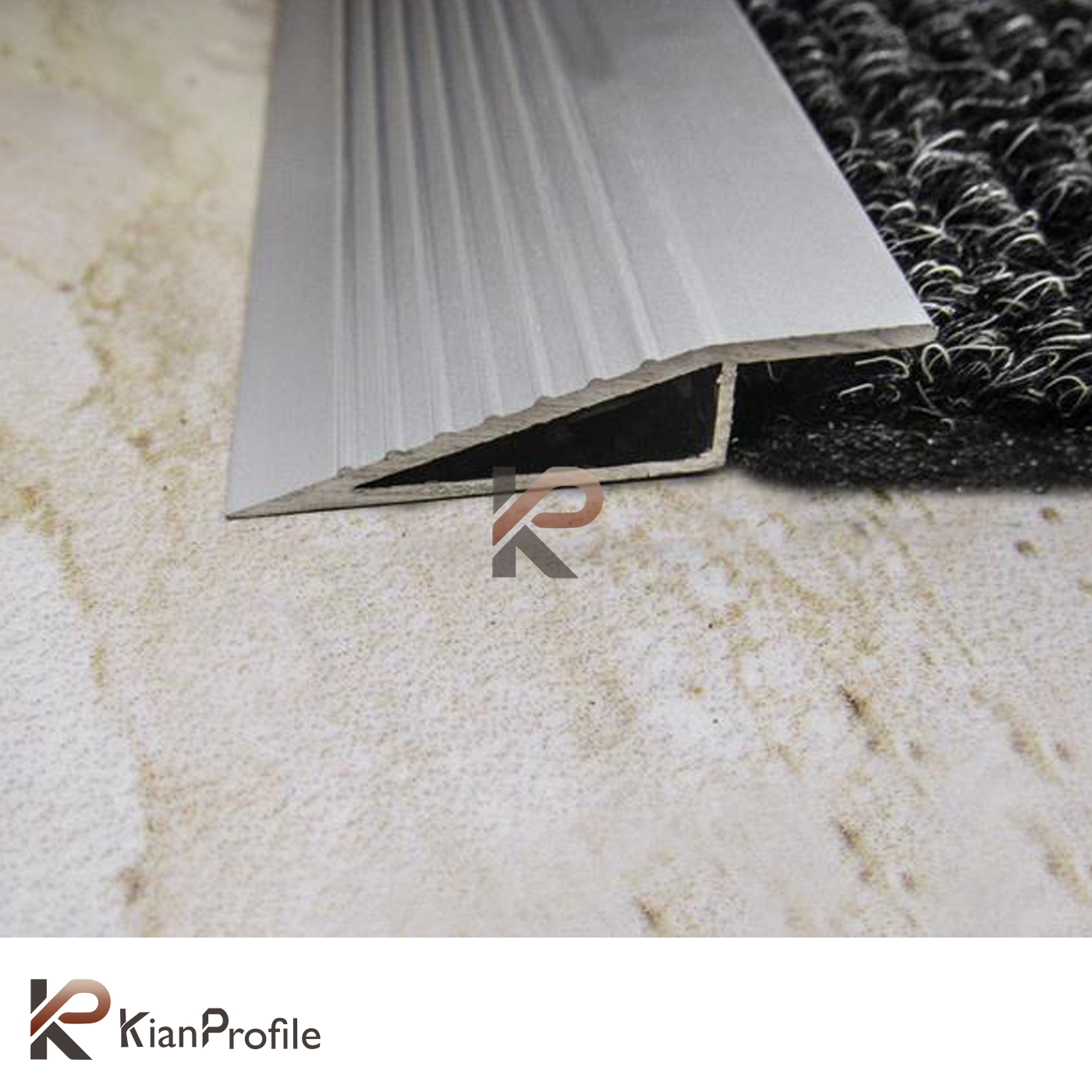 پروفیل آلومینیومی شیبدار مثلثی ارتفاع 8 میل کد A3 نقره ای