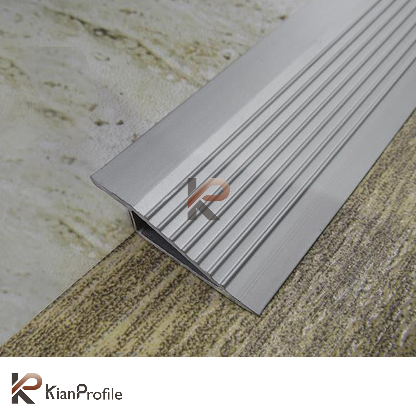 پروفیل آلومینیومی شیبدار مثلثی ارتفاع 8 میل کد A3 نقره ای