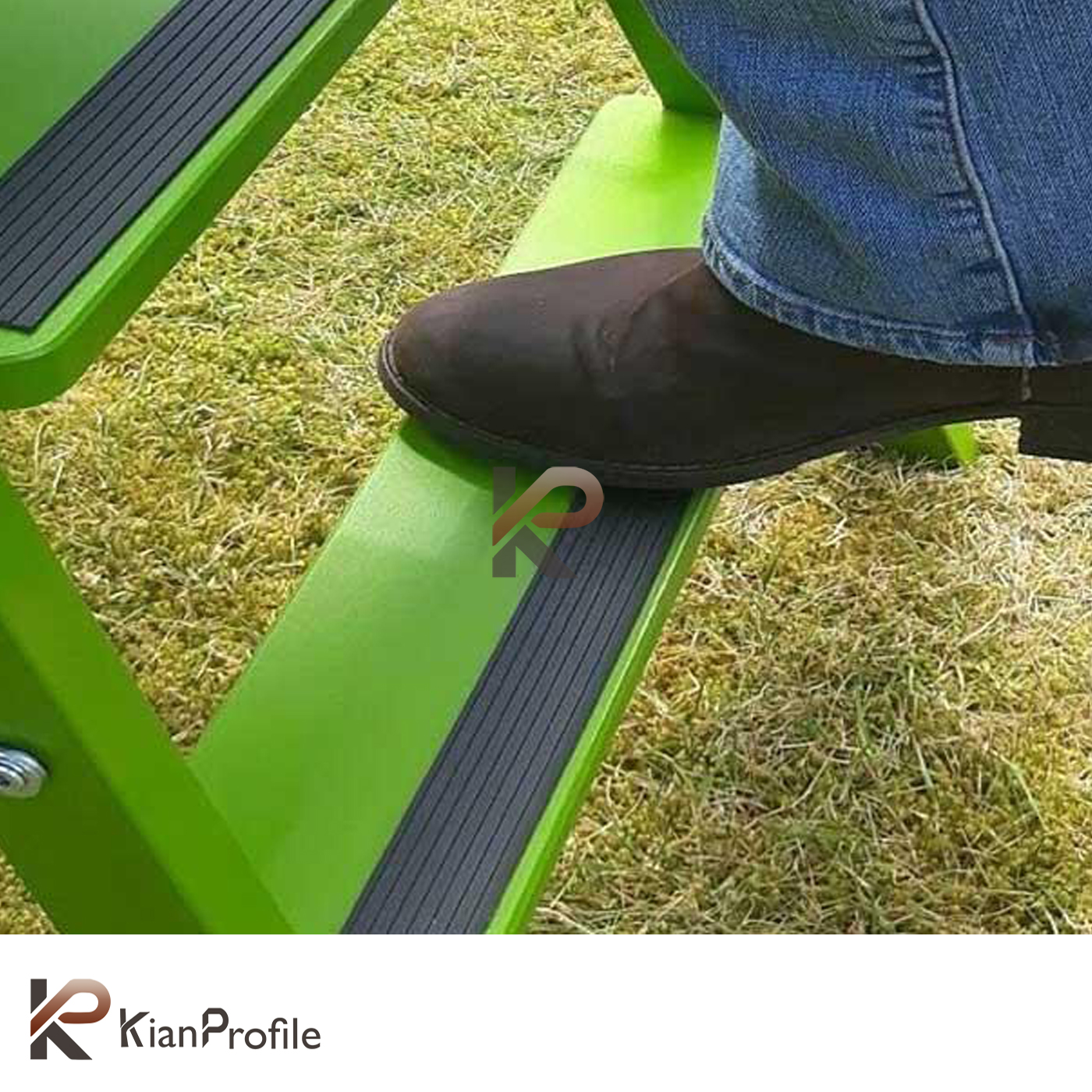 ترمز پله پی وی سی 6 سانتی بدون چسب کد T8-1