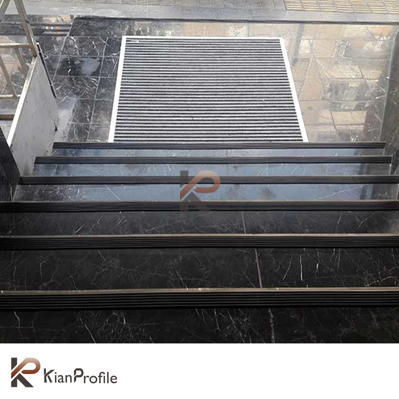 ترمز پله پی وی سی 6 سانتی پشت چسبدار کد T8