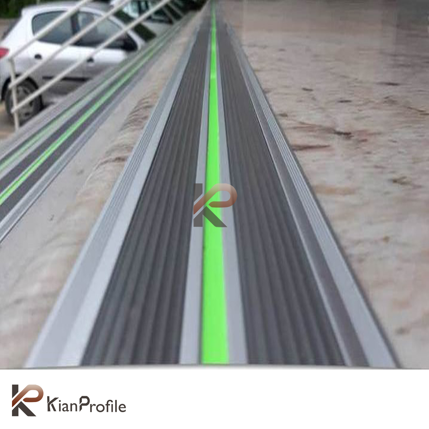 ترمز پله آلومینیومی دو کانال تخت با رویه لاستیک کد T4-R