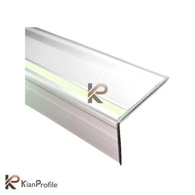 ترمز پله آلومینیومی ساده نبشی شب تاب دار کد T3